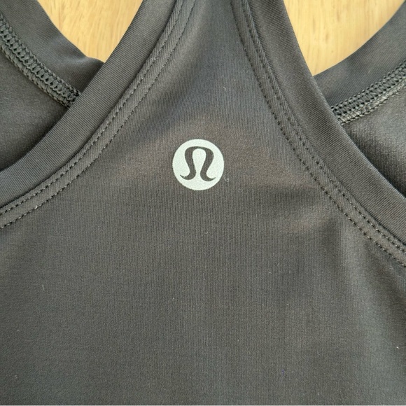 Lululemon Racer Back Tank Top Gray Women’s size 6 Gym Workout Lightweight - Picture 4 of 4